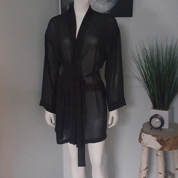 VS black robe - Picture 1 of 2